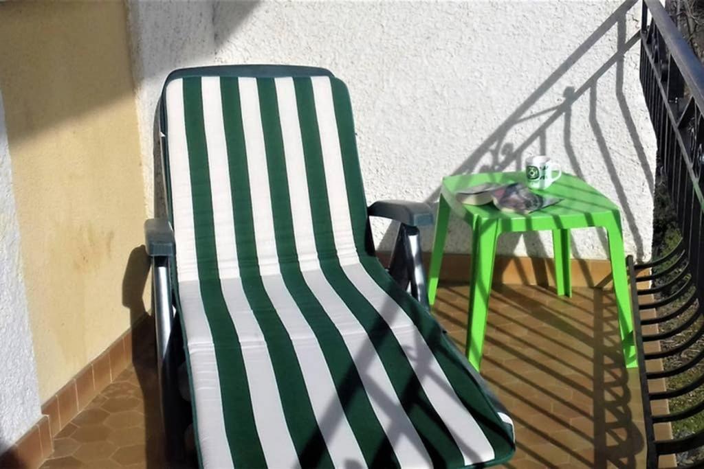 Spacieux Appartement Proche Centre Et Piscine Condom Eksteriør billede