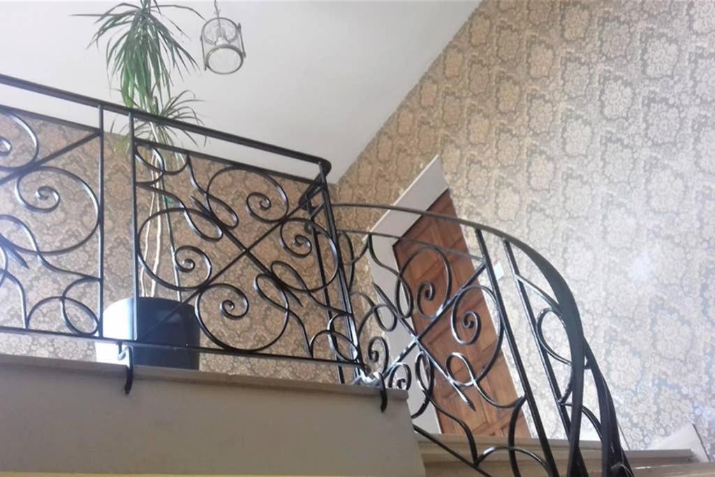 Spacieux Appartement Proche Centre Et Piscine Condom Eksteriør billede